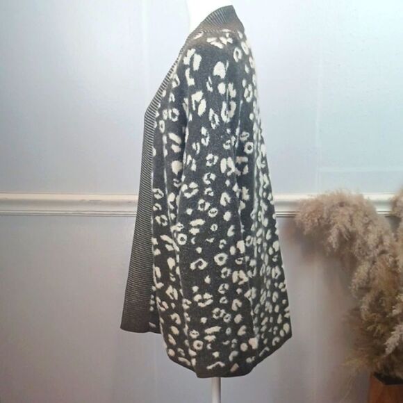Gibson * Latimer Women' army green leopard print open front sweater/cardigan (S) - Picture 6 of 12